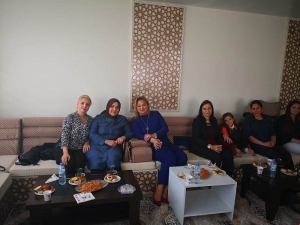 Vali Toprak’ın Eşi Dr. Funda Toprak Aşçılık Kursuna Katılan Kadınlara Ziyaret