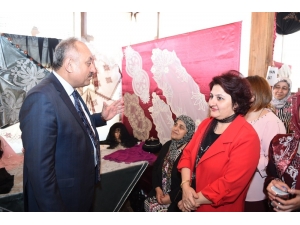 El Emeği Göz Nuru Ürünler Sergilendi