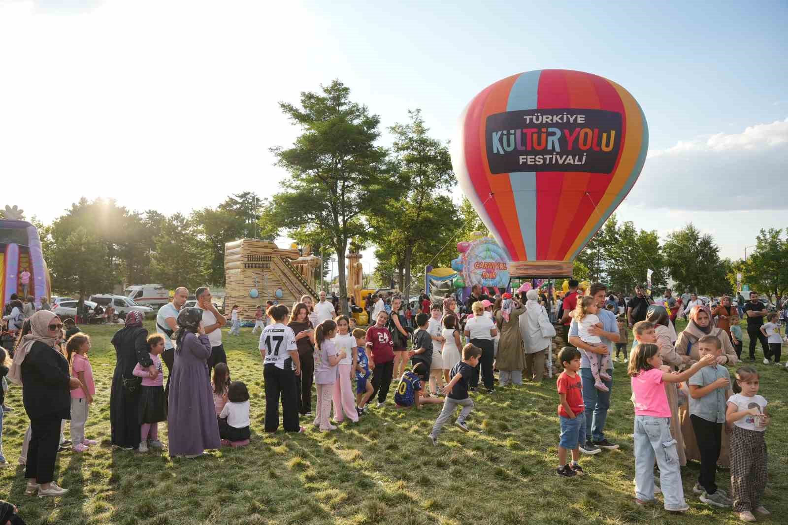 erzurum-kultur-yolu-festivali-nde-sanatin-inceliklerinden-sehrin-hafizasina