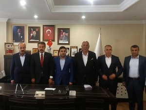 Tatar Aşiret Lideri, Ak Parti’den Aday Adaylığı Başvurusu Yaptı