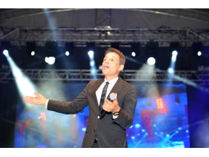 Mustafa Yıldızdoğan, Kumlucalıları Coşturdu