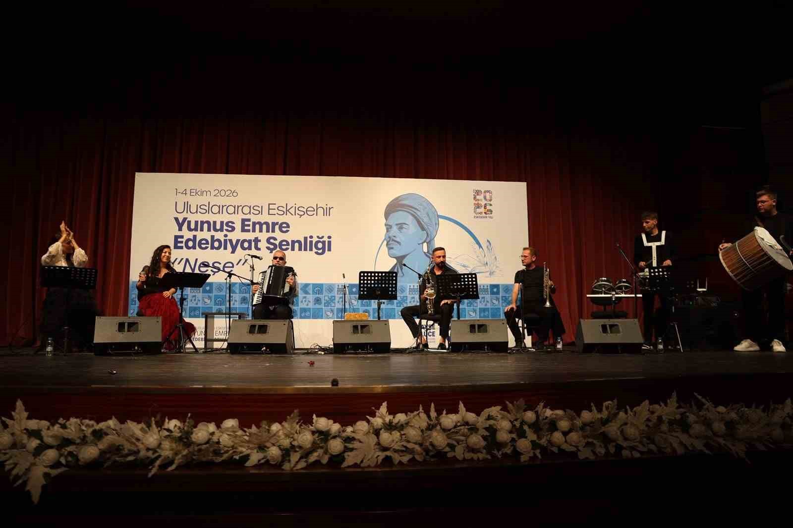 uluslararasi-eskisehir-yunus-emre-edebiyat-senligi-muhtesem-bir-acilisla-basladi