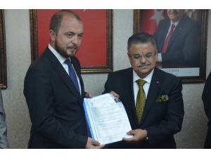 Belediye Başkanı Yağcı İstifa Ederek Milletvekili Aday Adaylığı Resmi Başvurusunu Yaptı