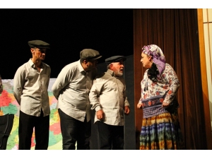 Hizan’da ‘Hikaye-i Kaymakam’ Adlı Tiyatro Oyunu Sergilendi