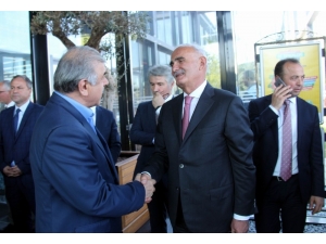 Yılmaz, Belediye Çalışanları İle Vedalaştı