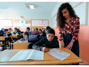 Van Büyükşehir Belediyesi 104 Bin Öğrenciye Deneme Sınavı Yaptırdı