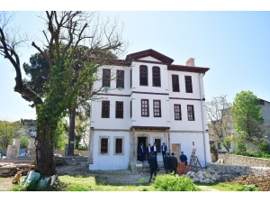 Tarihi Konak Gün Sayıyor