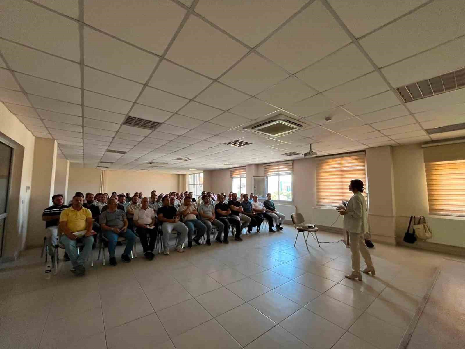 burhaniye-de-muftuluk-personeline-bagimlilikla-mucadele-semineri
