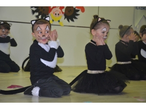 Miniklerin Gösterisi Büyüledi