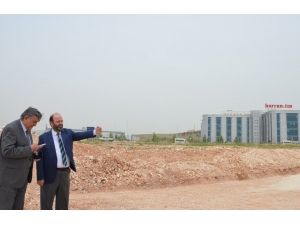 Rektör Taşaltın Ve Müftü Açık Harran Tıp’taki Cami Yerini İnceledi