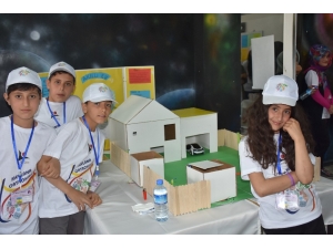 Genç’te Tübitak-4006 Bilim Fuarı