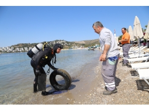 Bitez’de Deniz Dibi Temizliği