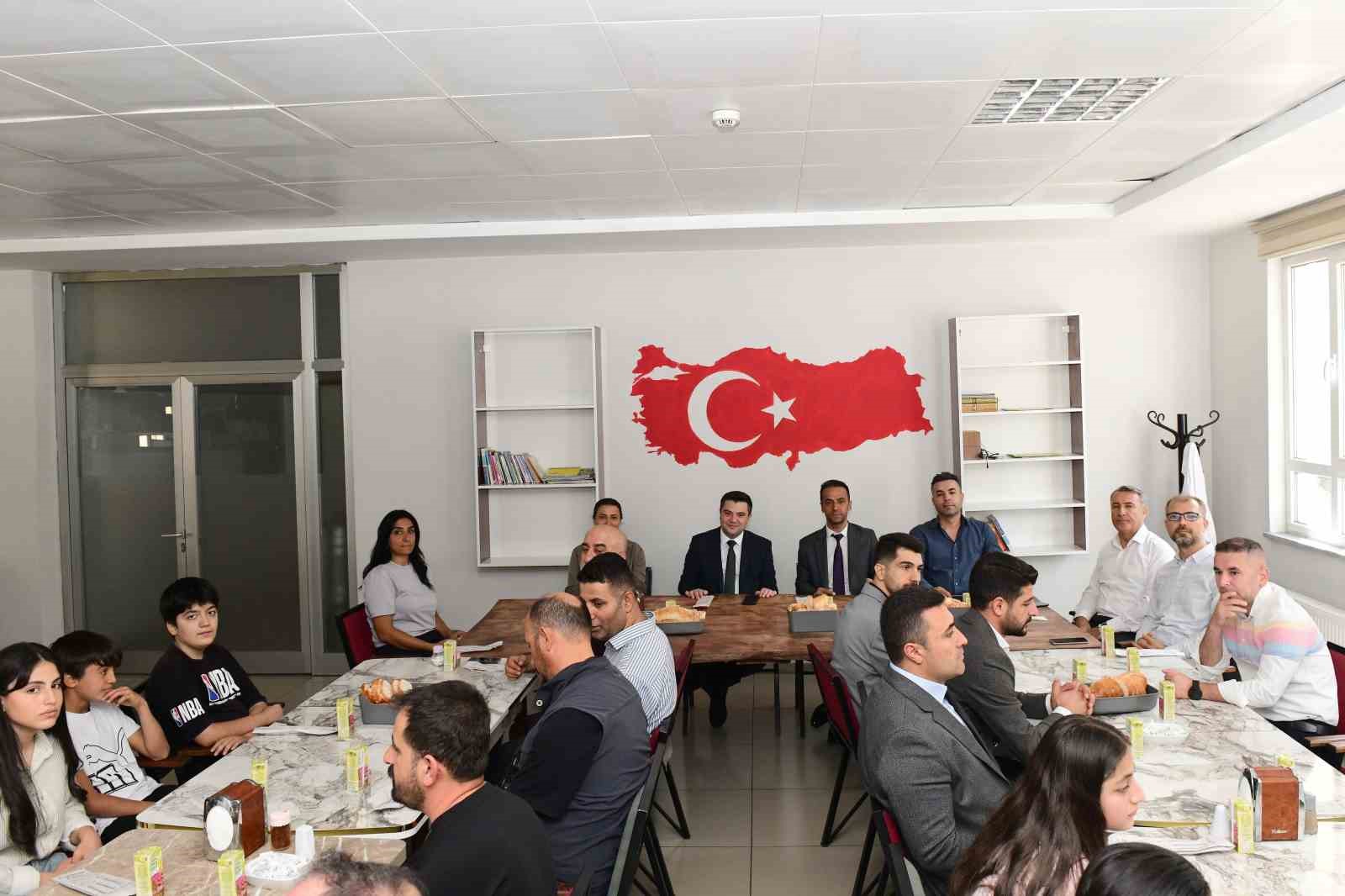 catak-ta-dereceye-giren-ogrenciler-odullendirildi