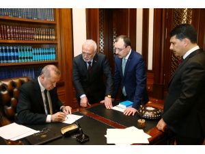 Cumhurbaşkanı Erdoğan, Adaylık Başvurusunu Yaptı