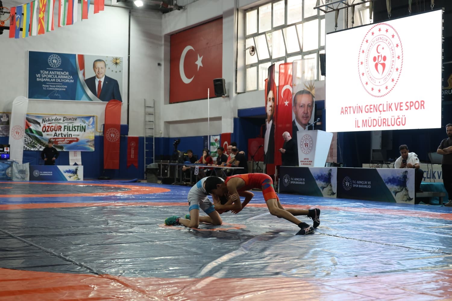 20-ulkeden-140-sporcu-artvin-de-minderde