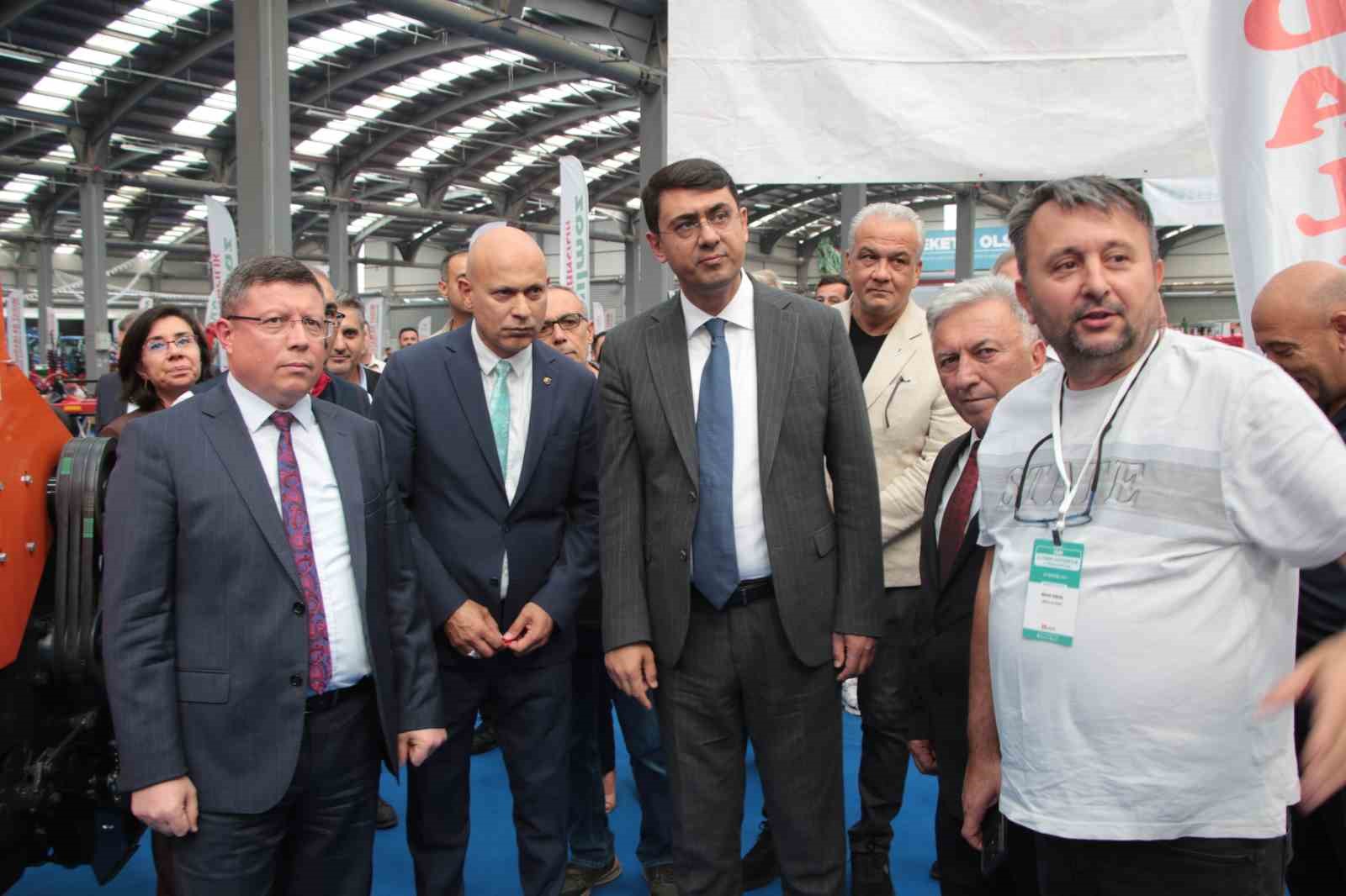 usak-ta-tarim-hayvancilik-ve-teknolojileri-fuari-kapilarini-acti