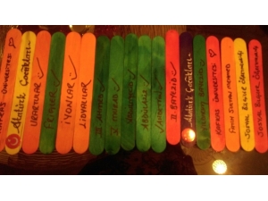 Kaü’lü Öğretmen Adayları Öğrencilere 600 Ayraç Dağıttı