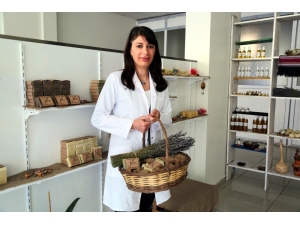 Kimya Mühendisi Alerjisini Fark Etti, Bitkilerden Sabun Üretti