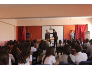 Silopi’de Madde Bağımlıları İle İlgili Tiyatro Sahnelendi