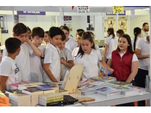 Balıkesir’de Kitap Fuarına Yoğun İlgi