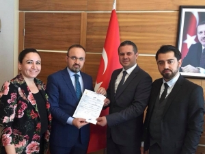 Ak Parti’li Turan: "15 Vekilin Gitmesi, Gelmesi, Bunlar Hiçbir Siyasi Görüşe, Siyasi Tarihe Yakışmayan İşler"