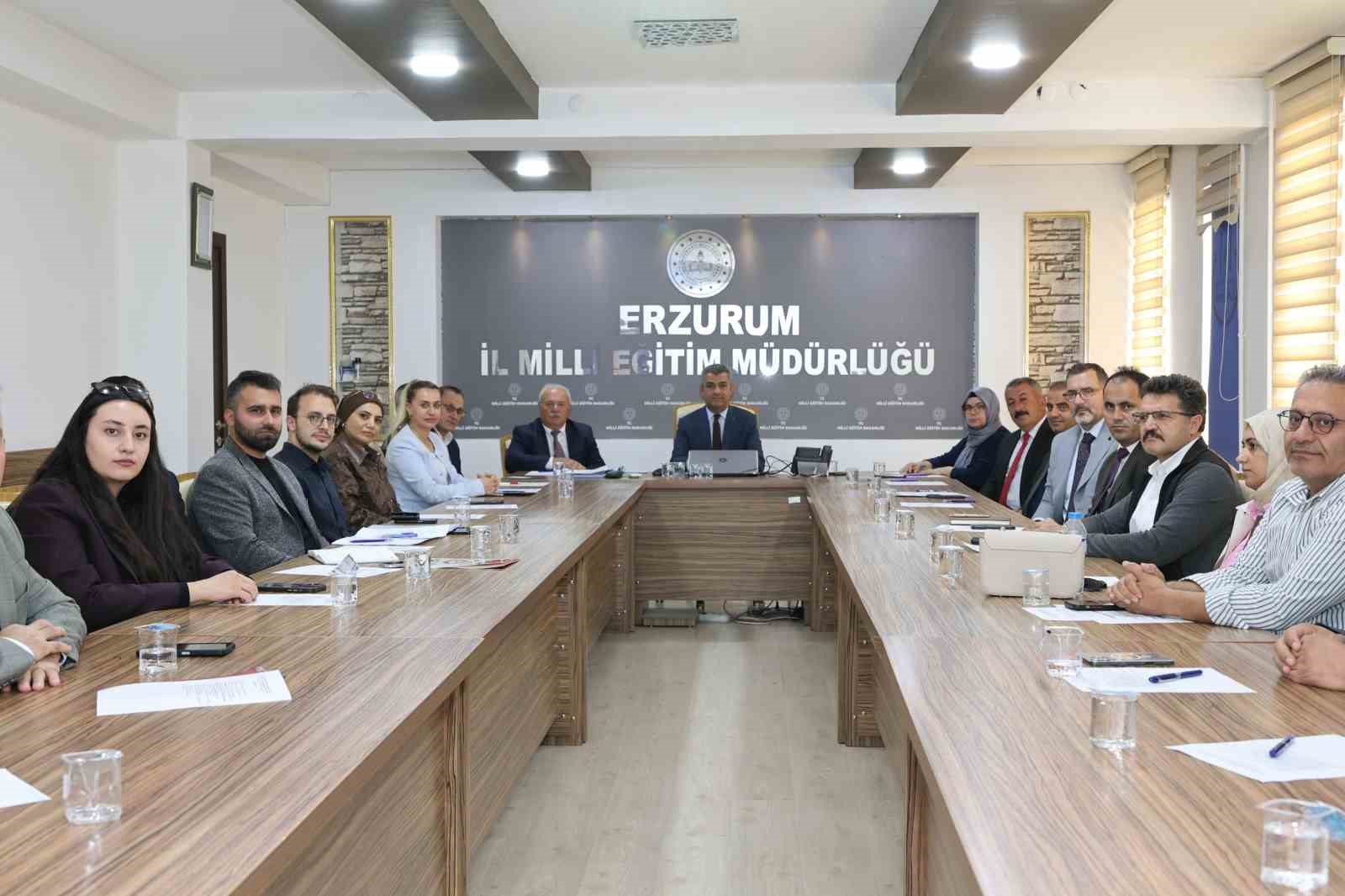 okullarda-guvenli-iklim-ve-akran-zorbaligiyla-mucadele-masaya-yatirildi