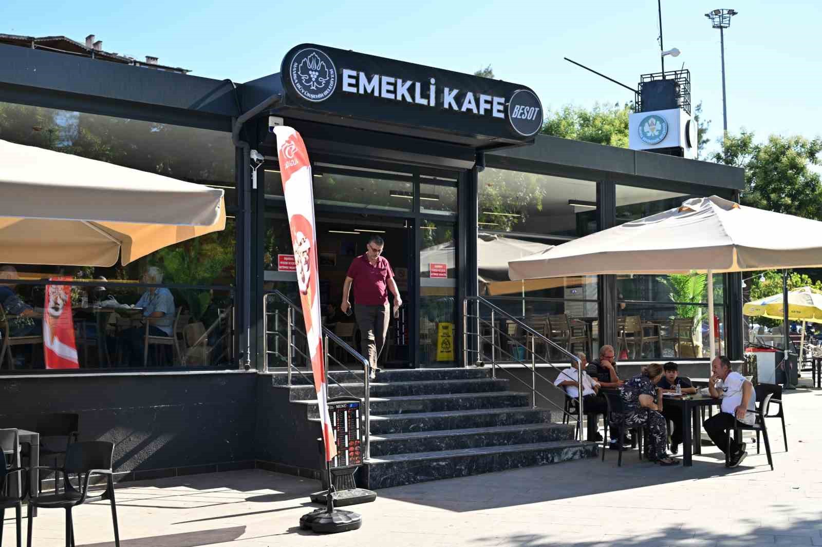 manisa-da-emeklileri-mutlu-eden-hizmet