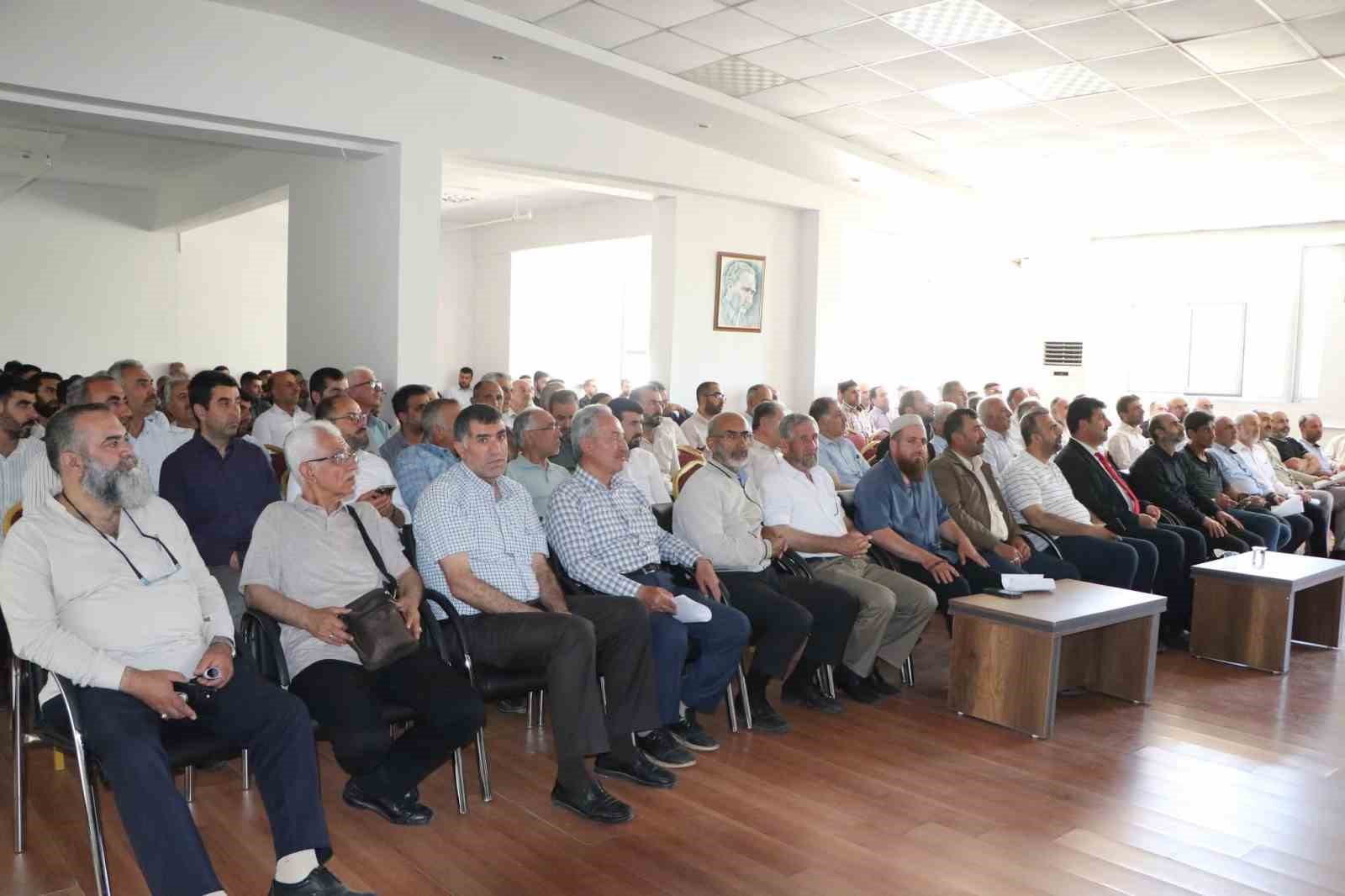 elazig-da-kur-an-kursu-ogreticileri-ve-din-gorevlilerine-egitim
