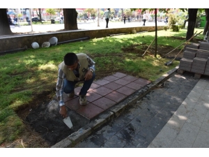 Avni Akyol Parkı Yenileniyor