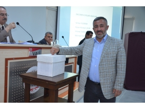 50 Üyenin 42’inin Oyunu Alarak Encümen Üyesi Seçildi