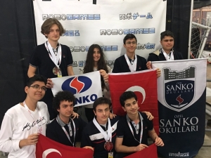 Robot Olimpiyatlarında Dünya Derecesi