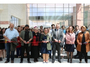 Güzel Sanatlar Fakültesi Mezuniyet Sergisi Açtı