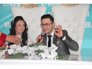 İşitme Engelli Çift İşaret Diliyle Birbirlerine ’Evet’ Dedi