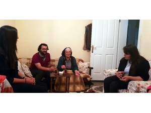 3 Çocuğunu Kaybeden Emine Nine’ye Evlat Oldular