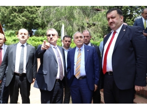 Bakan Fakıbaba Yaş Çay Taban Fiyatının Nasıl Belirlendiğini Anlattı