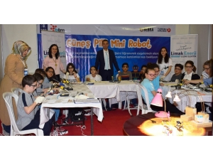 Çocuklar Kendi Yaptıkları Robotlarıyla, Yenilenebilir Enerjiyi Öğrendi