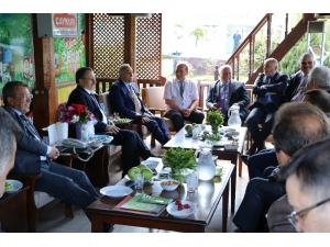 Bakan Fakıbaba: "Türk Halkı Ekmek Yemeyebilir Ama Mutlaka Ve Mutlaka Çay İçecektir"