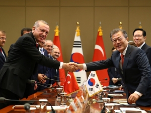 Erdoğan, Moon İle İkili Görüşme Gerçekleştirdi