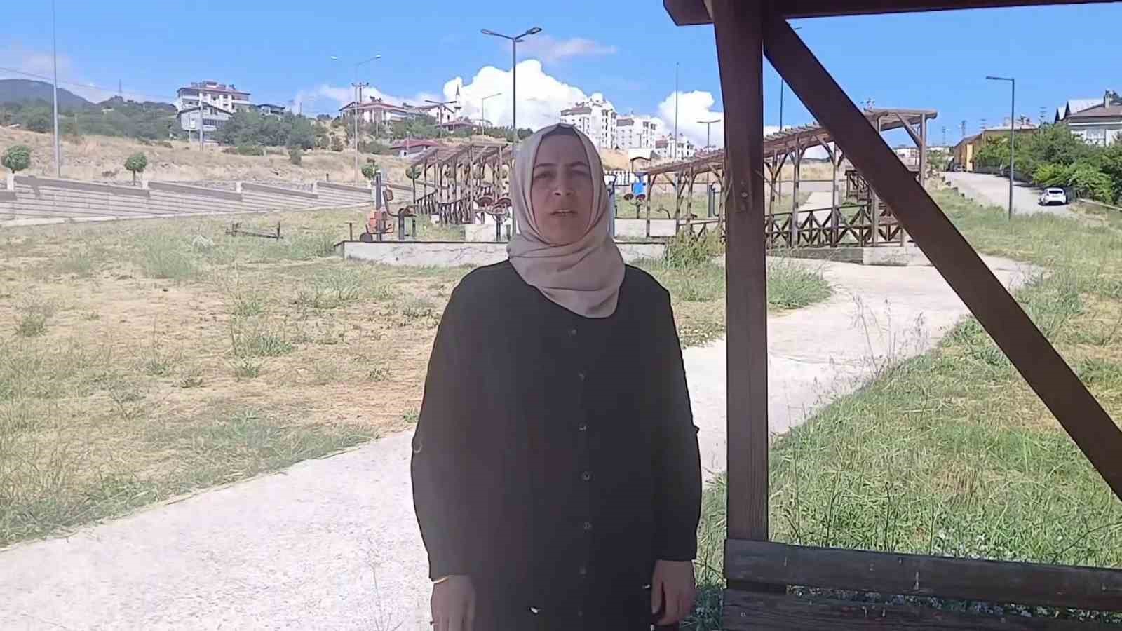 soka-girip-keklit-cayina-atlamisti-acili-anne-ilk-kez-konustu-kizimin-bir-mezari-olsun