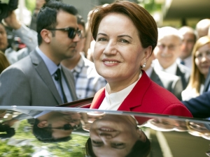 Meral Akşener Cumhurbaşkanlığı Adaylığı İçin Ysk’ya Başvurdu