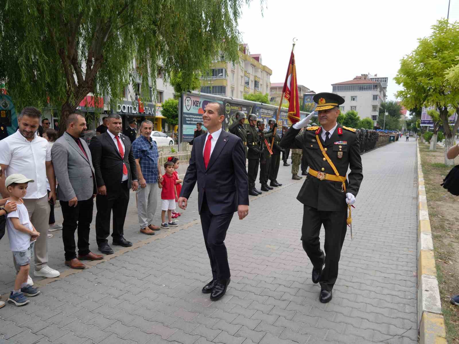 igdir-da-30-agustos-zafer-bayrami-programi-duzenlendi