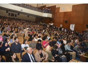 Prof. Dr. İlber Ortaylı’ya Büyük İlgi