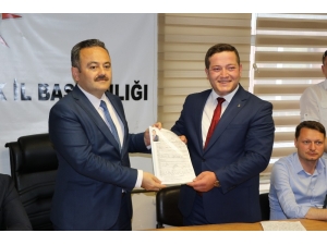 Ak Parti’de Aday Adayı Bolluğu Yaşanıyor