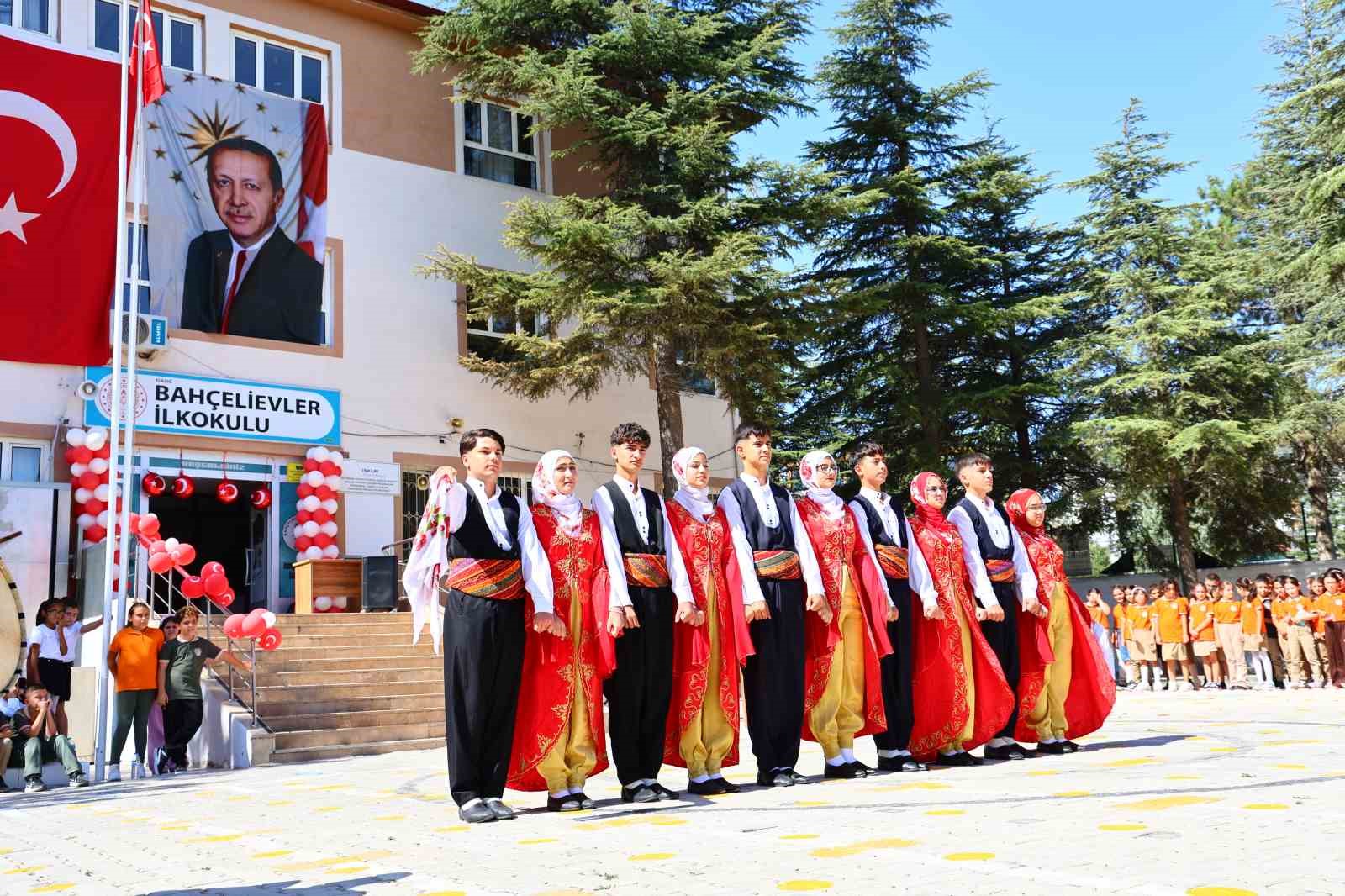 elazig-da-ilkogretim-haftasi-kutlandi