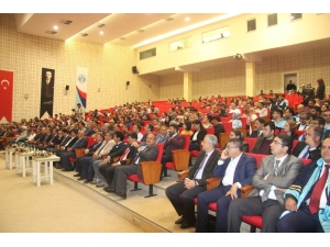 7 Aralık Üniversitesi’nde 54 Akademisyen Törenle Cübbe Giydi