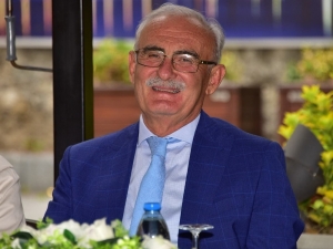 Yılmaz: "Dünya Türkiye’yi İbretle İzliyor"