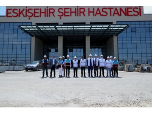 Vali Çakacak, Eskişehir Şehir Hastanesi İnşaatında İncelemelerde Bulundu