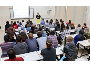 Gaün’de Gerçeklerin Işığında Gıdada Kirletilen Bilgiler Konferansı