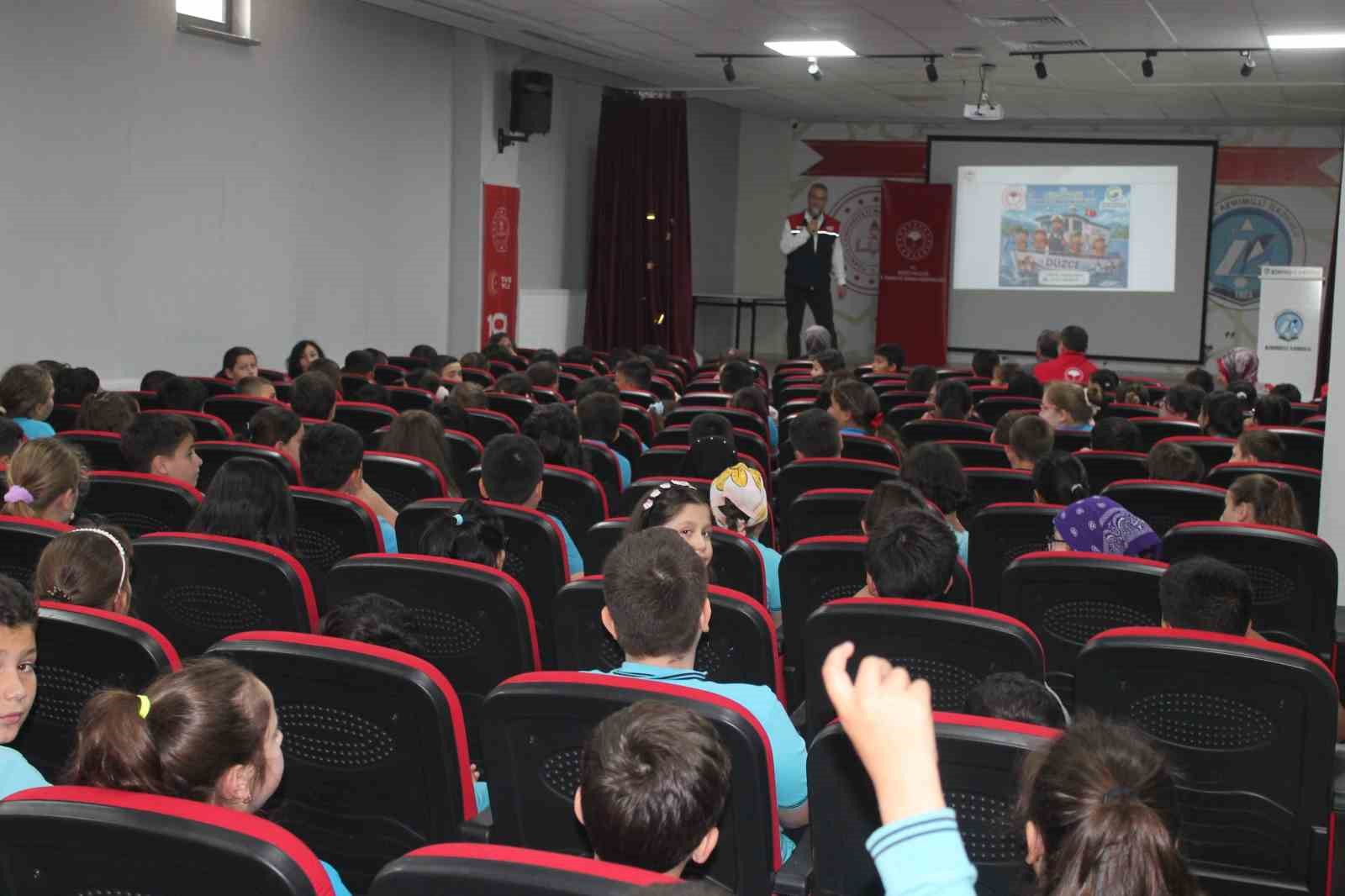 cocuklara-gida-ve-balikcilik-bilinci-asilandi