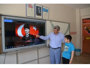 İlkokulu Okuduğu Okuldan Emekli Oldu